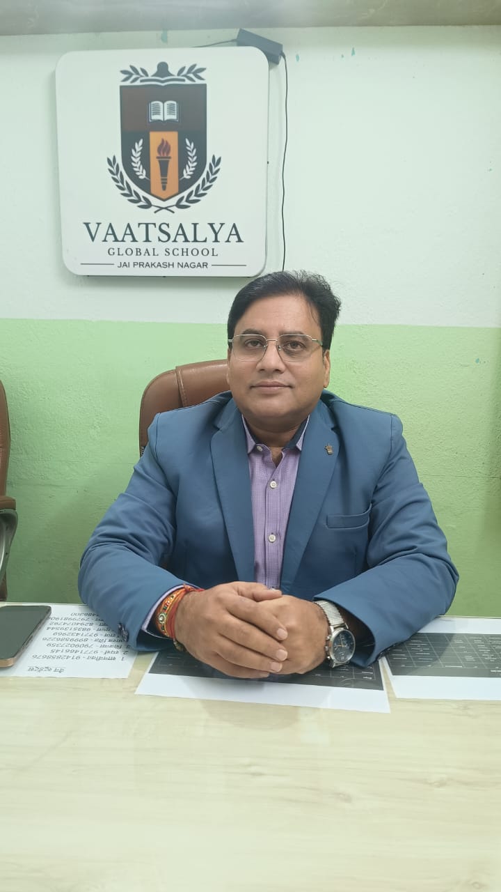 Director Rakesh Kumar